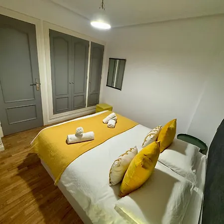 Jardin De San Feliz / Fontan Apartment