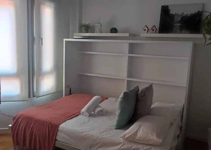 Jardin De San Feliz / Fontan Apartment Oviédo