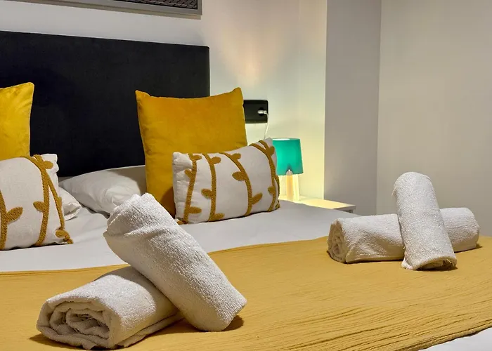 Apartment Jardin De San Feliz / Fontan Oviédo